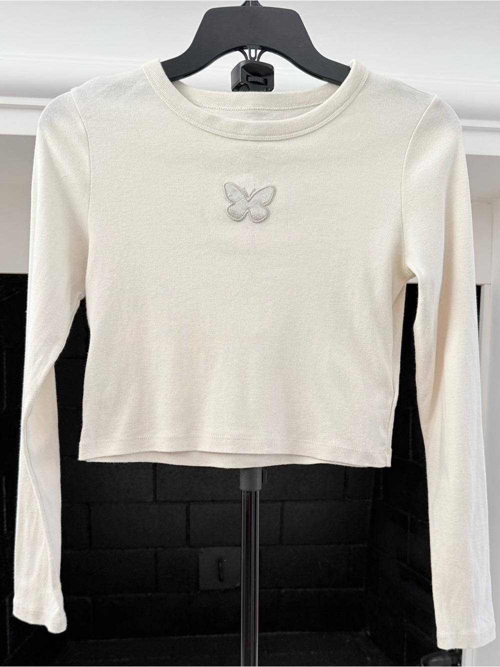 GAP Cream Long-Sleeve Butterfly Crop Top- Girls 10 (L)